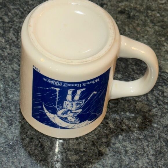 Vintage Morton salt when it rains it pours mug - Picture 5 of 5
